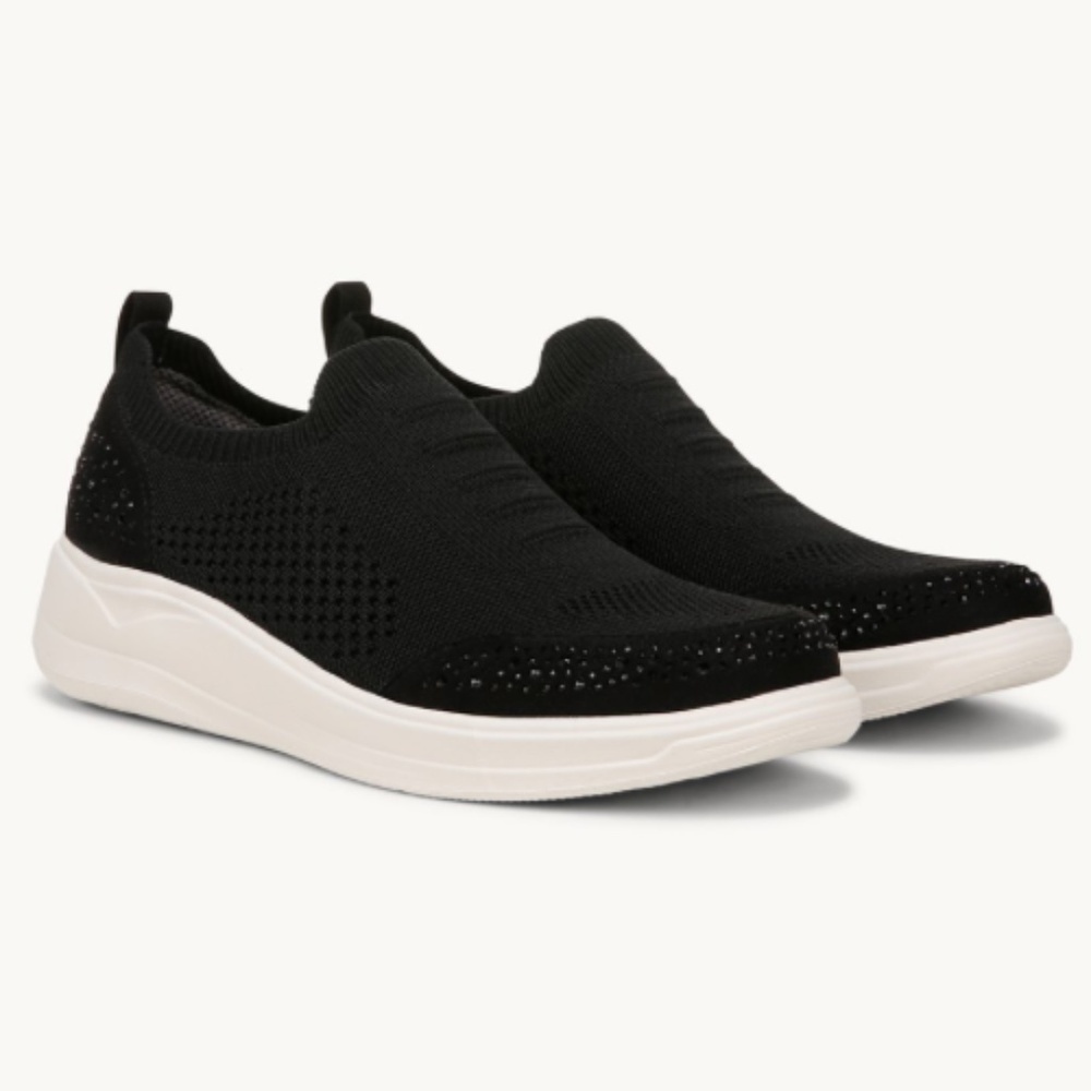 Bzees Timeless Bright Sneaker (WIDE)